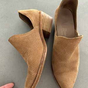 5.5 Chinese Laundry Women's perforated brown Slip-On booties